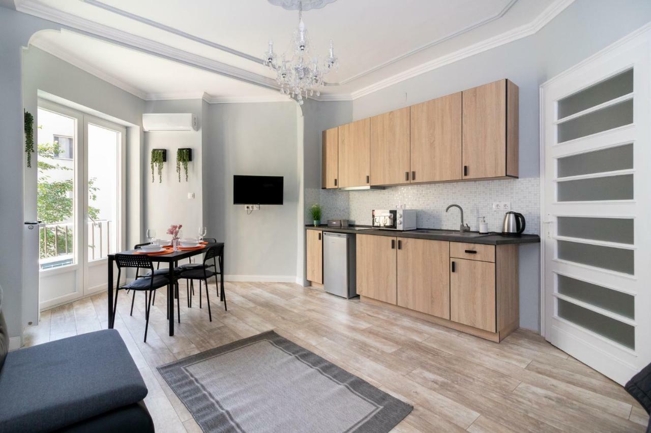 Buda Castle Serpentine Apartments Budapest Eksteriør billede